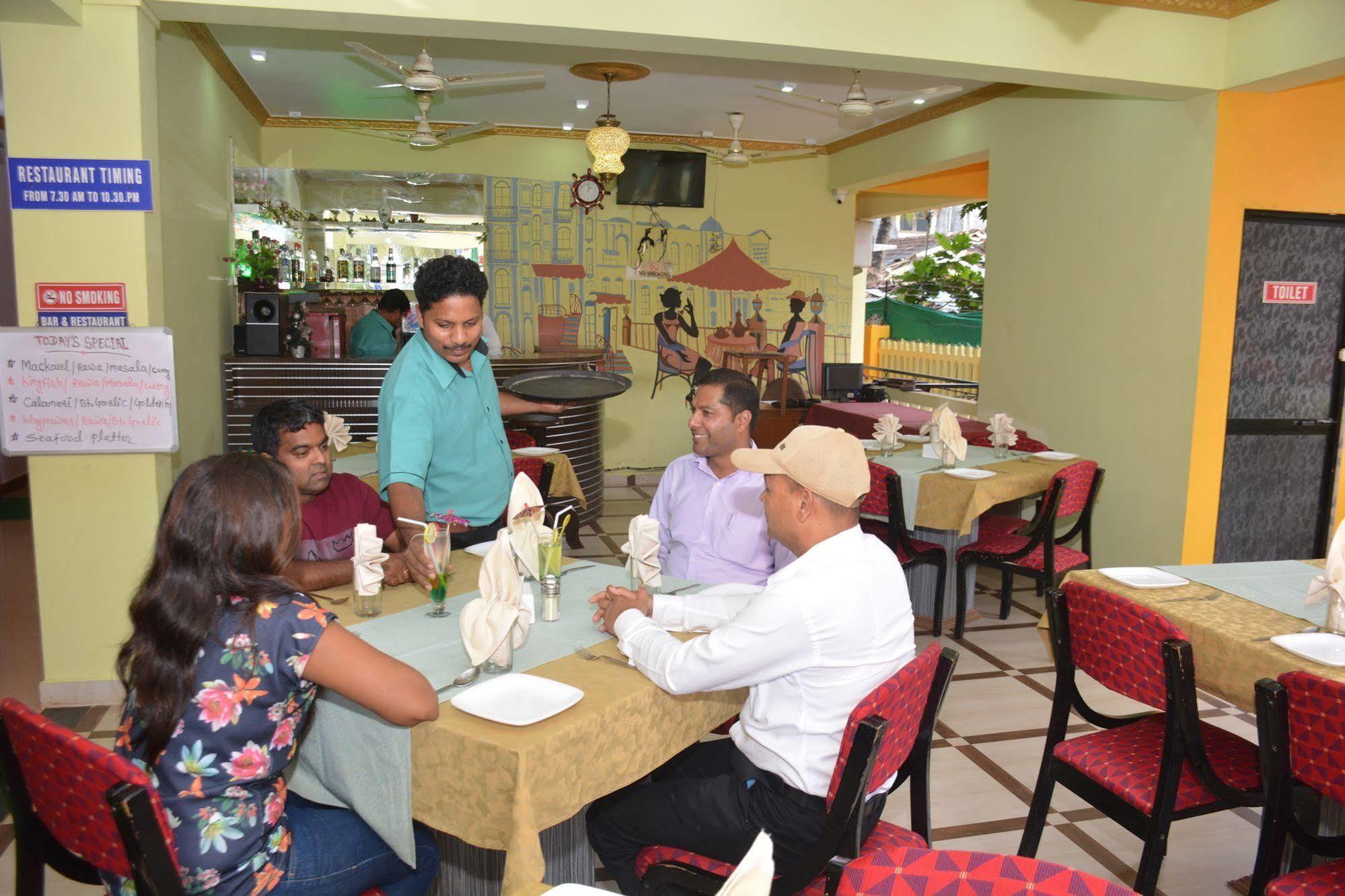 Rbr Suites Calangute Buitenkant foto
