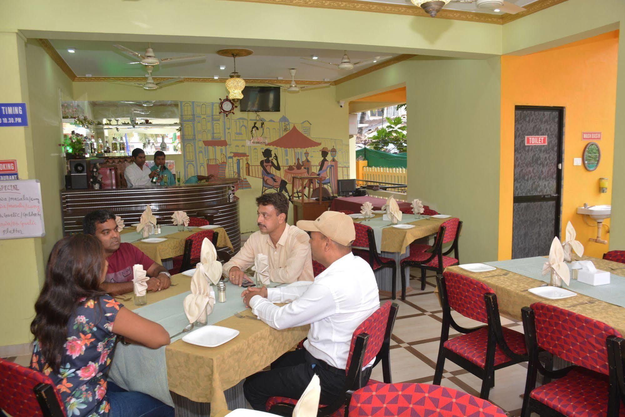 Rbr Suites Calangute Buitenkant foto