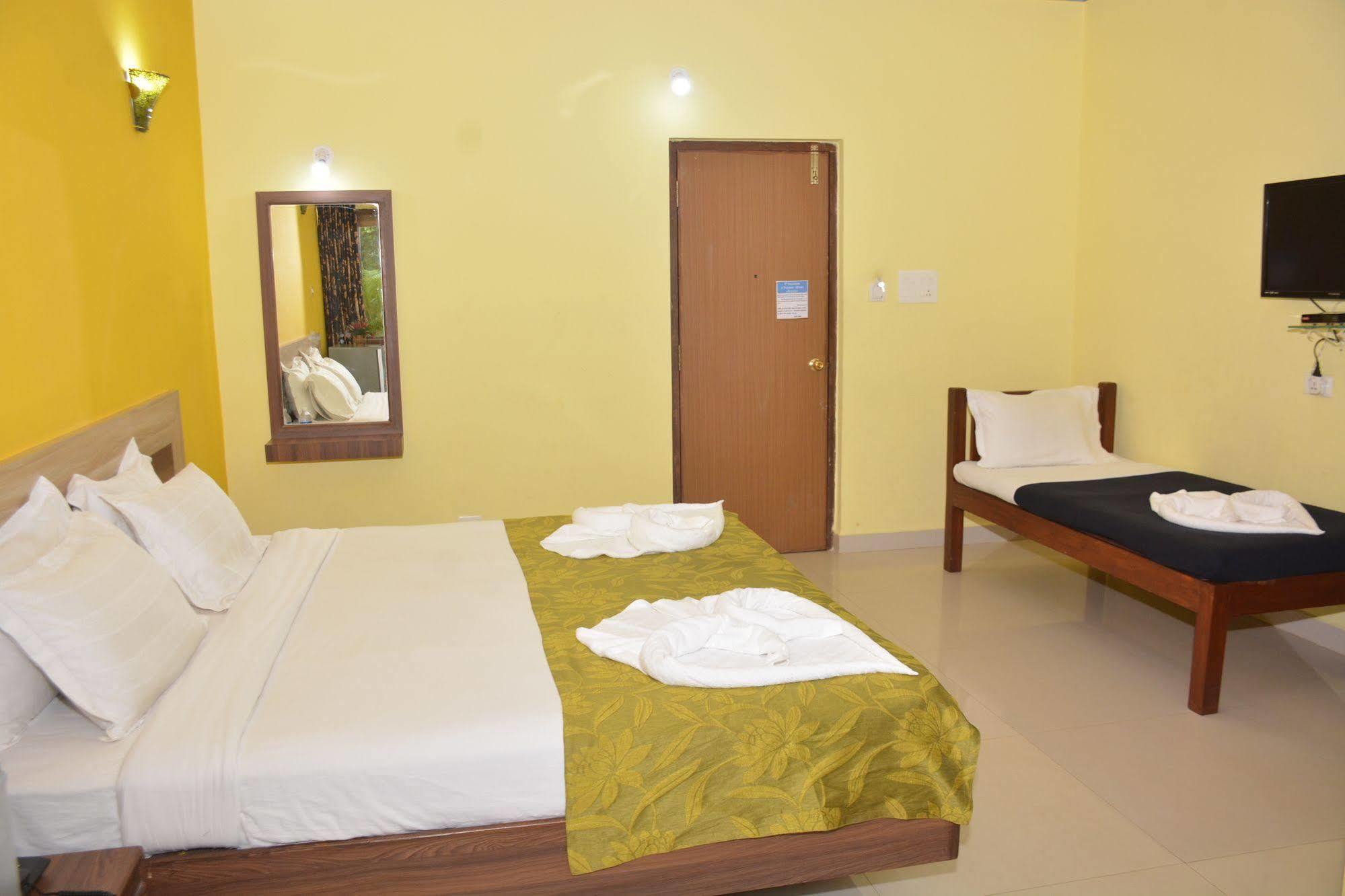 Rbr Suites Calangute Buitenkant foto