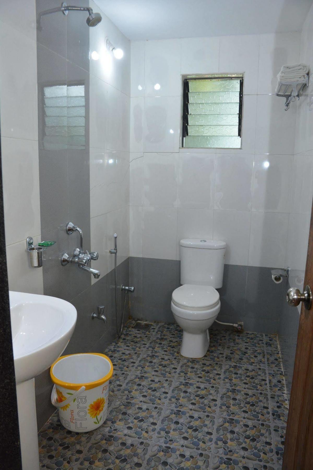 Rbr Suites Calangute Buitenkant foto
