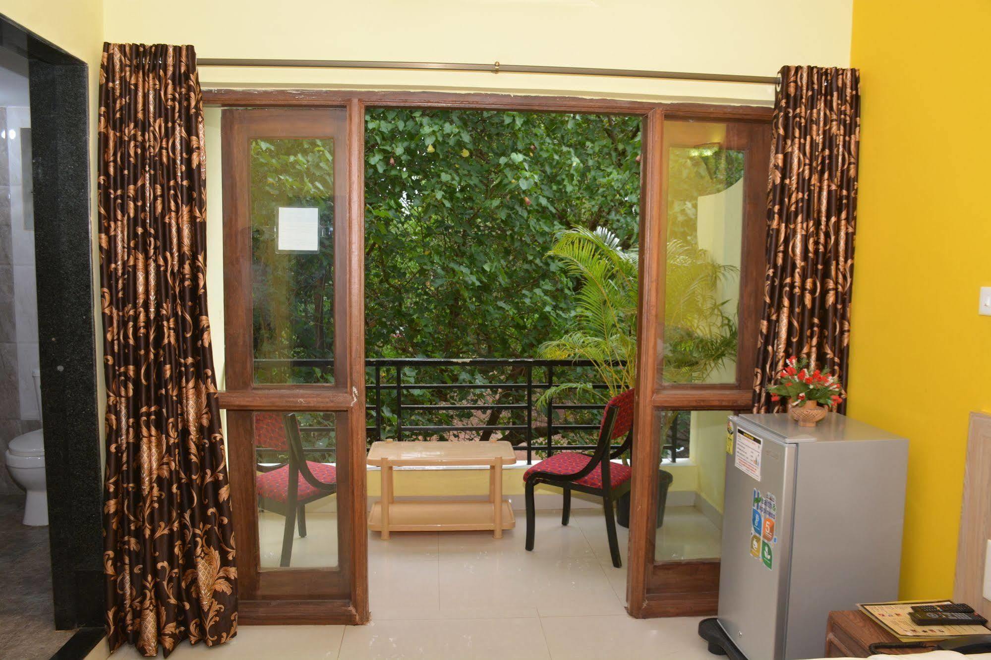 Rbr Suites Calangute Buitenkant foto