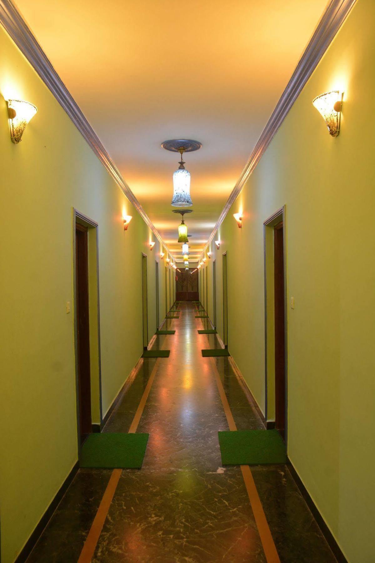Rbr Suites Calangute Buitenkant foto
